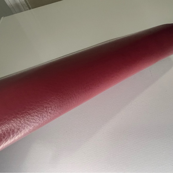 Women’s zippered wallet with silver trim. Cowskin leather. Like new - Picture 7 of 10